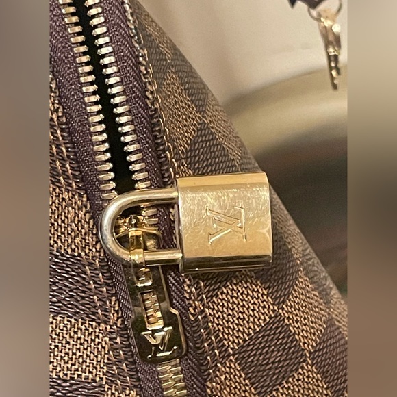 Louis Vuitton Alma PM Damier Ebene with dust bag, keys, receipt. Retail $2500 - Picture 10 of 12